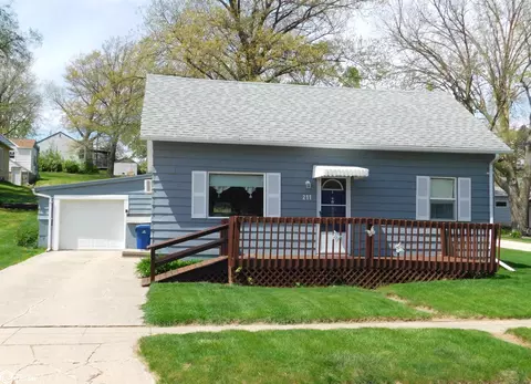 211 N 19th St, Denison, IA 51442