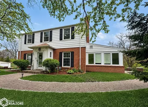 505 S 4th St S, Forest City, IA 50436