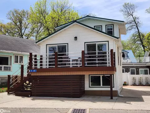 15381 1st St, Clear Lake, IA 50428