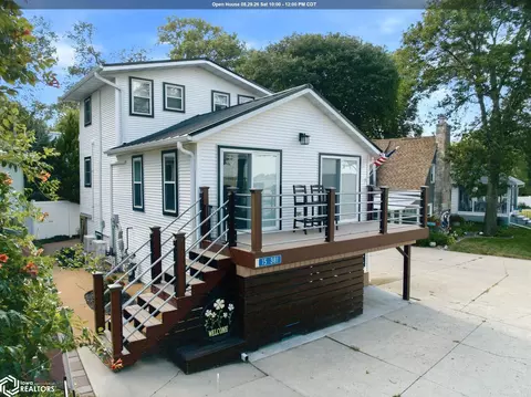 15381 1st St, Clear Lake, IA 50428