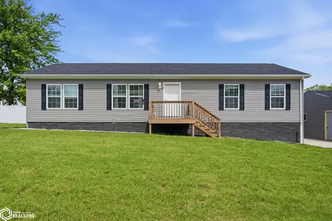 2521 Bill Bone Ln, Oskaloosa, IA 52577