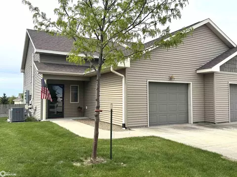 1201 Country Club Dr #9, Creston, IA 50801