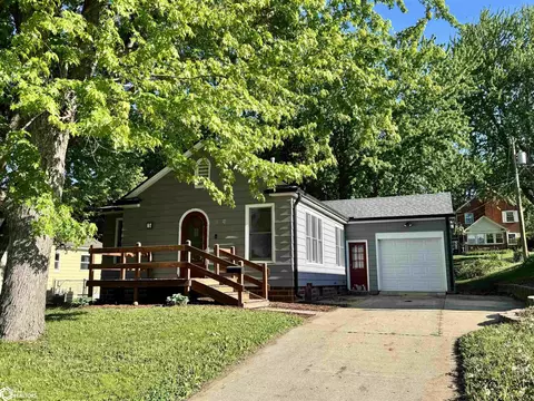 608 W 15th St, Carroll, IA 51401