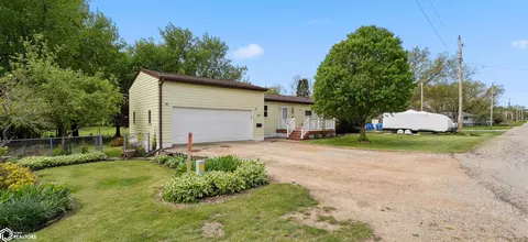 307 E Chicago, Albion, IA 50005