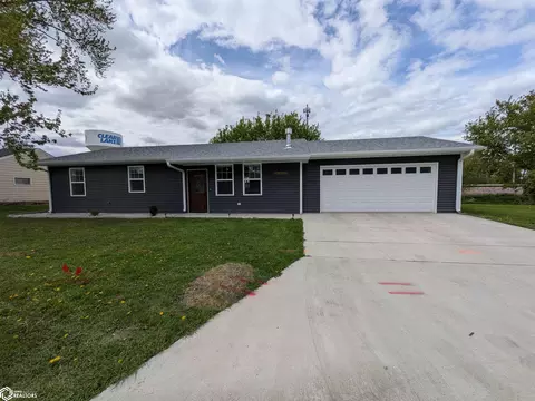 1610 W 7th Ave N, Clear Lake, IA 50428
