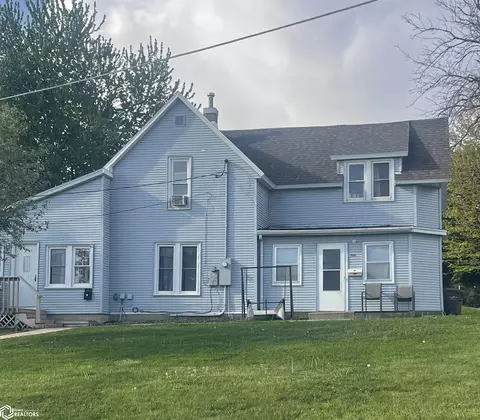 700 E 3rd St, Carroll, IA 51401