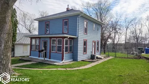 410 Clinton St, Charles City, IA 50616