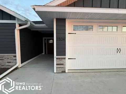 1504 Creekside Dr, Humboldt, IA 50548