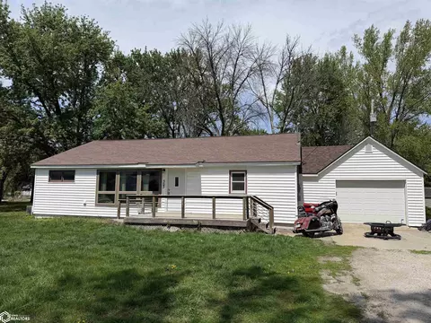 303 3rd Ave N, Dakota City, IA 50529