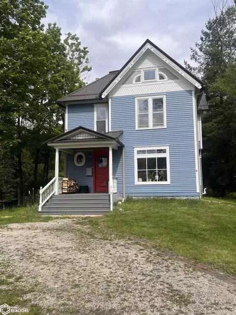 707 S Main St, Fairfield, IA 52556