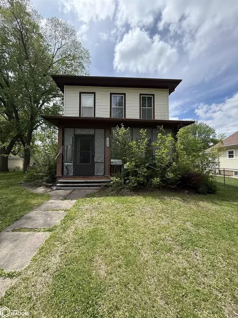 1015 S Starr Ave, Burlington, IA 52601