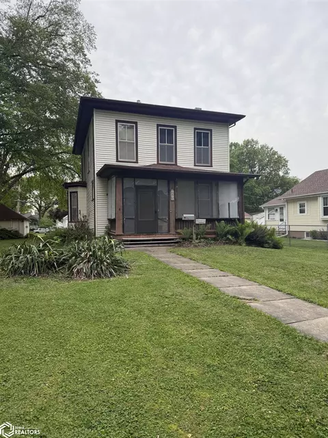 1015 S Starr Ave, Burlington, IA 52601