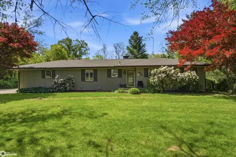 12002 Sylvan Heights Rd, Burlington, IA 52601