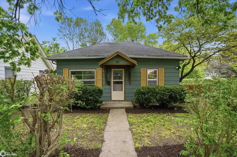 811 S 5th St, Fairfield, IA 52556