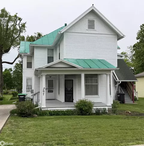 307 W Main St, Wayland, IA 52654