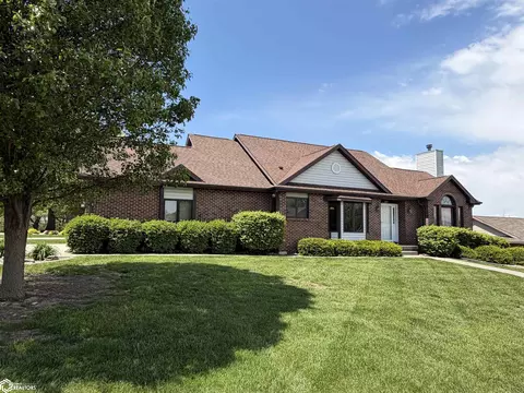 1015 W 18th St S, Newton, IA 50208