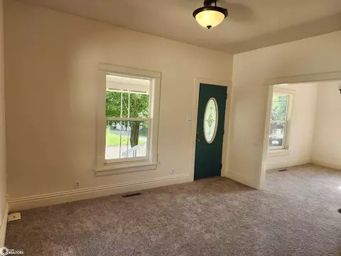 Living - 206 E 9th St, Atlantic, IA 50022 photo 3 of 3