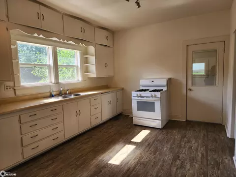 Kitchen - 206 E 9th St, Atlantic, IA 50022 photo 1 of 2