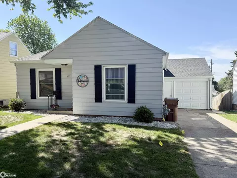 617 W 17th St, Carroll, IA 51401