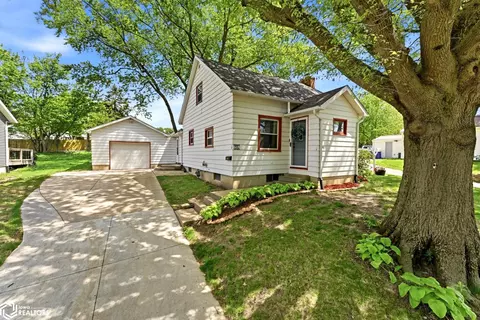 608 S Ave B, Washington, IA 52353