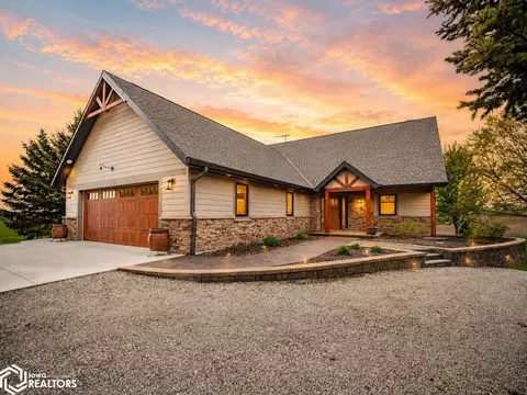 105 Maple Ct, Lake Mills, IA 50450