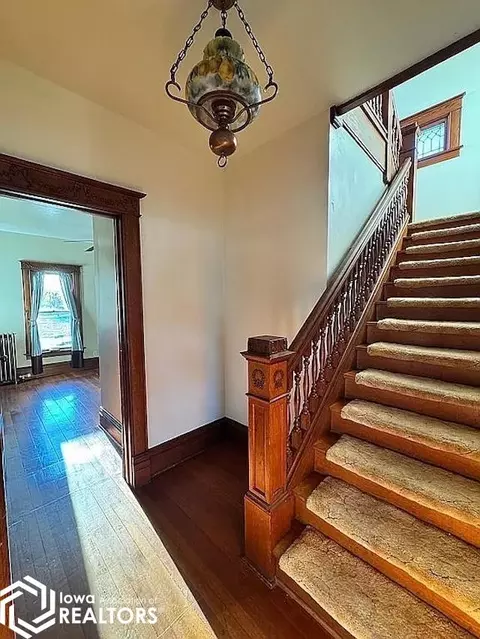 Entry Way - 1002 Maple St, Murray, IA 50174 photo 2 of 9