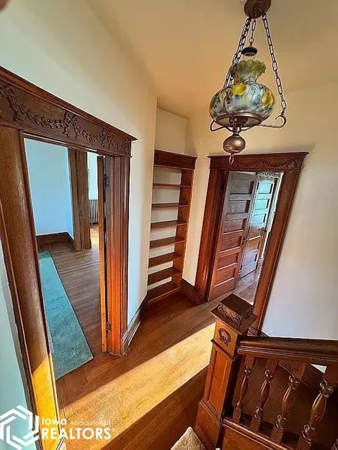 Entry Way - 1002 Maple St, Murray, IA 50174 photo 3 of 9