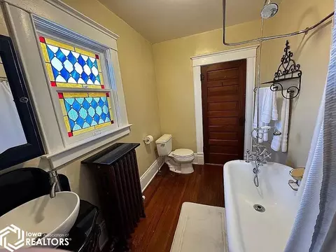 Bath - 1002 Maple St, Murray, IA 50174 photo 5 of 5