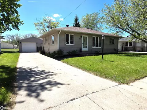1008 18th Ave, Charles City, IA 50616