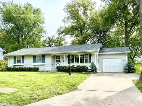Exterior - 817 S 10th, Centerville, IA 52544 photo 2 of 6
