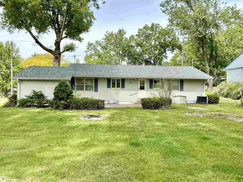 Exterior - 817 S 10th, Centerville, IA 52544 photo 4 of 6