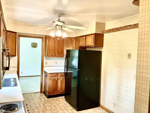 Kitchen - 817 S 10th, Centerville, IA 52544 photo 4 of 4