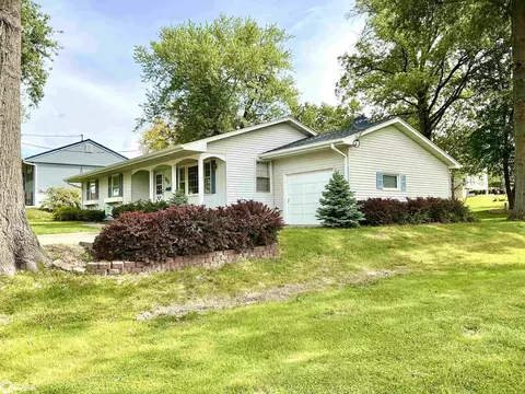 Exterior - 817 S 10th, Centerville, IA 52544 photo 3 of 6