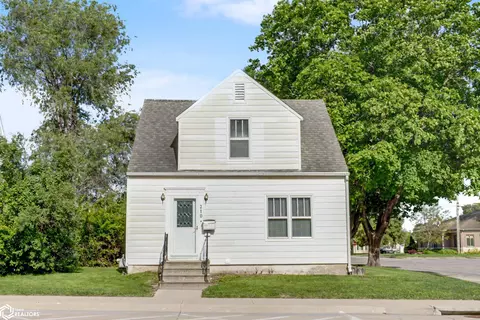 210 S Jefferson St, Mount Pleasant, IA 52641