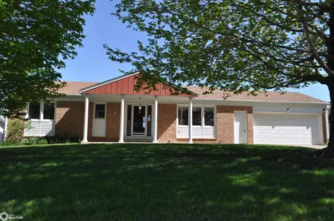 710 21st St, Carroll, IA 51401
