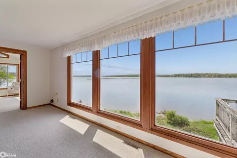 306 E Lake St, Ventura, IA 50482