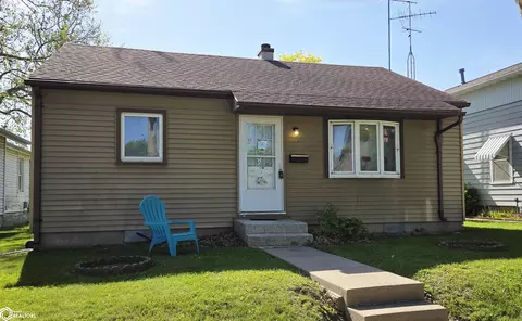 1729 S 10th St, Burlington, IA 52601