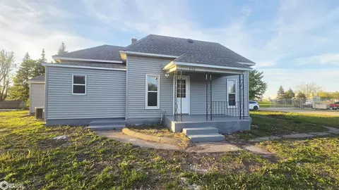 206 E Perry St, Jefferson, IA 50129