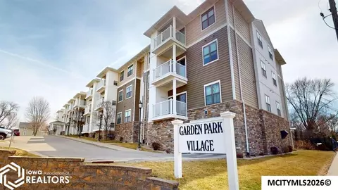 809 7th Ave N #311, Clear Lake, IA 50428