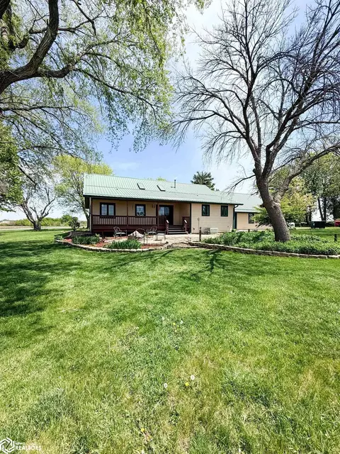 1279 Reed Ave, Belmond, IA 50421