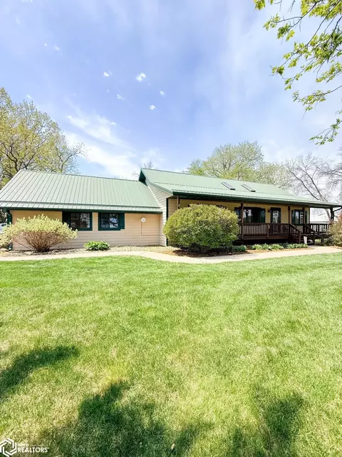1279 Reed Ave, Belmond, IA 50421