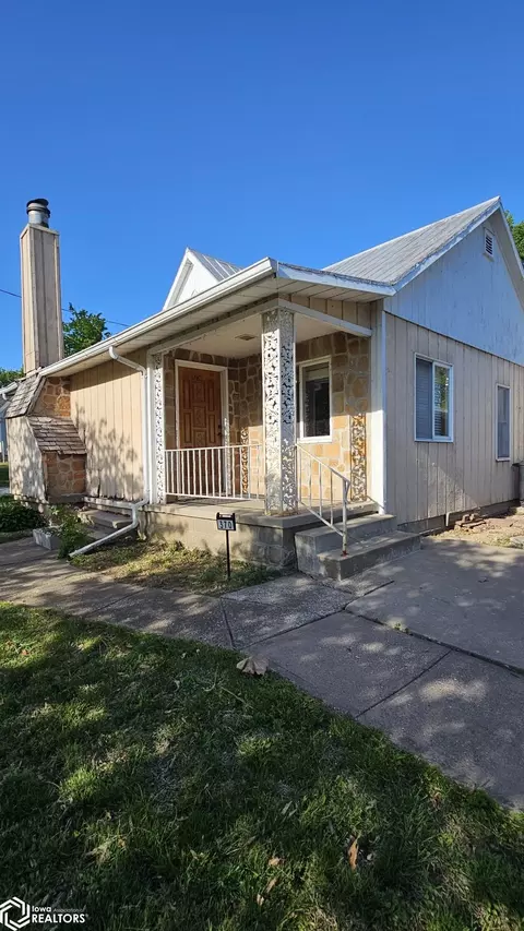 370 N Page St, Nauvoo, IL 62354