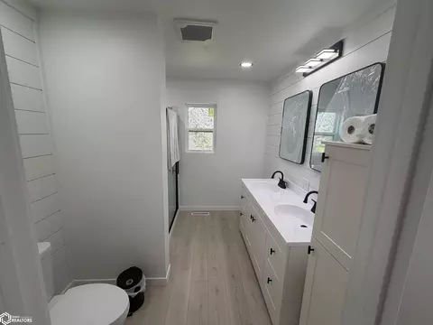 Bath - 1218 Eagle Ave, Latimer, IA 50452 photo 1 of 2