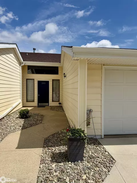 202 E 22nd St #4, Atlantic, IA 50022