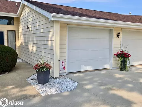 202 E 22nd St #4, Atlantic, IA 50022