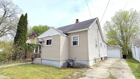 231 25th St SW, Mason City, IA 50401