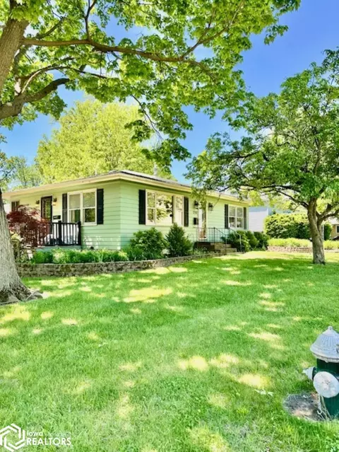 2701 Kirkwood St, Burlington, IA 52601