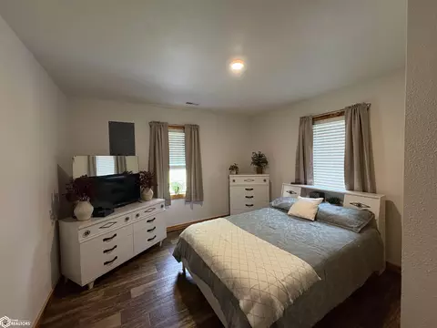 Bedroom - 213 S Maple, Cincinnati, IA 52549 photo 5 of 5