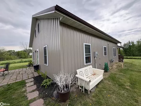 Exterior - 213 S Maple, Cincinnati, IA 52549 photo 4 of 14