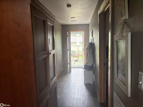 Entry Way - 213 S Maple, Cincinnati, IA 52549 photo 3 of 4